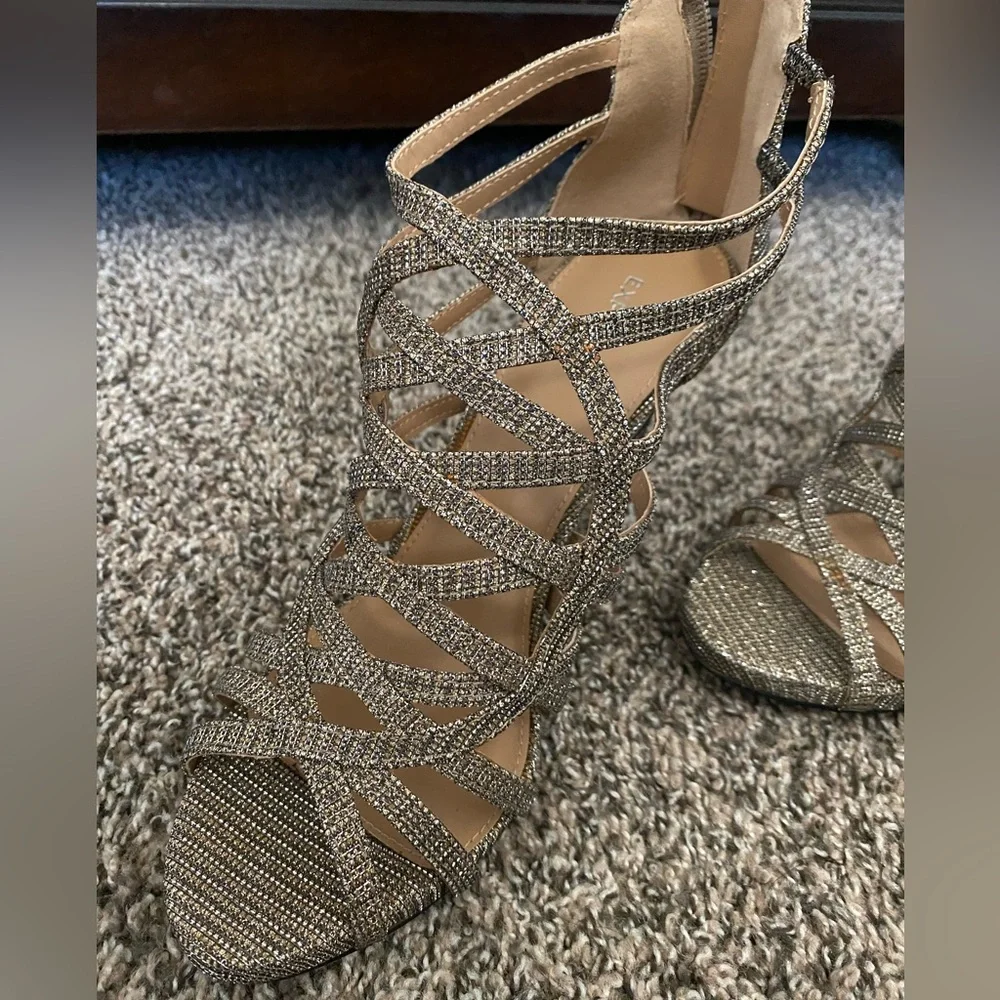 Express heels - Picture 3 of 5